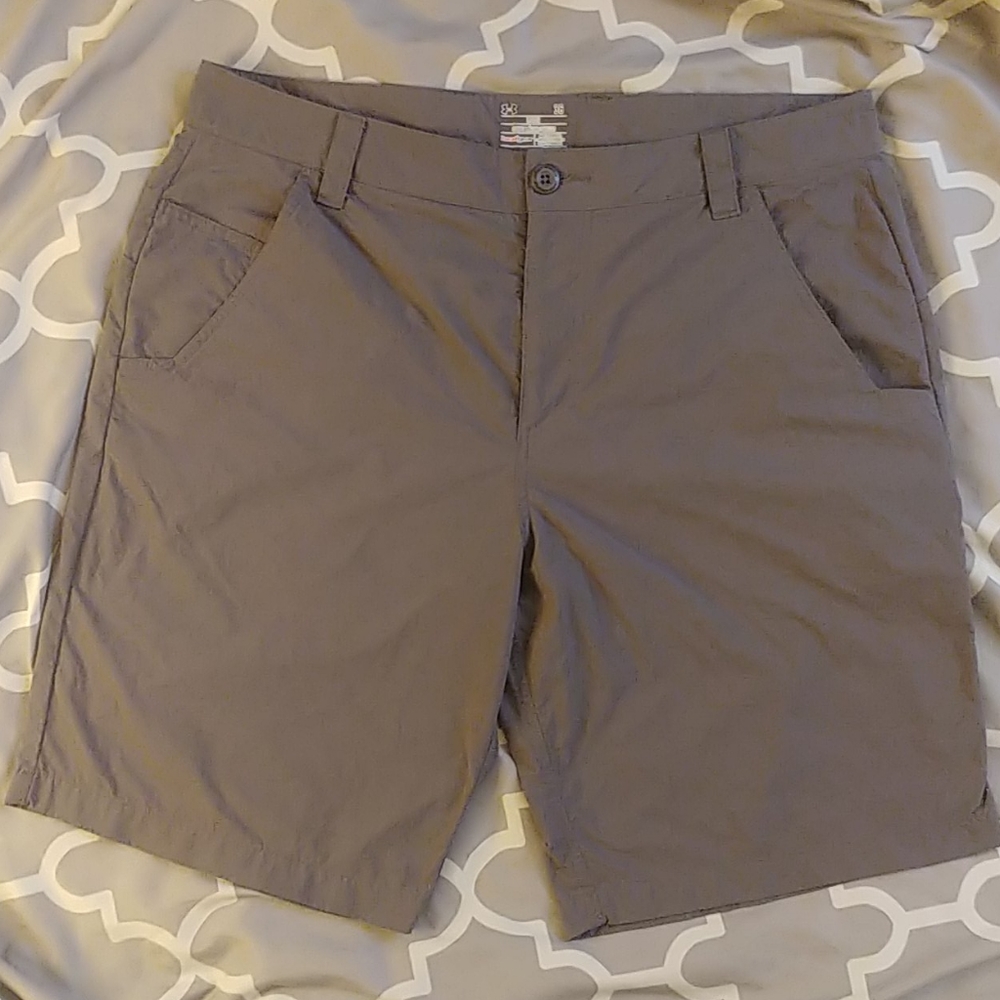 Under Armour Heat Gear Loose Cargo Shorts 36